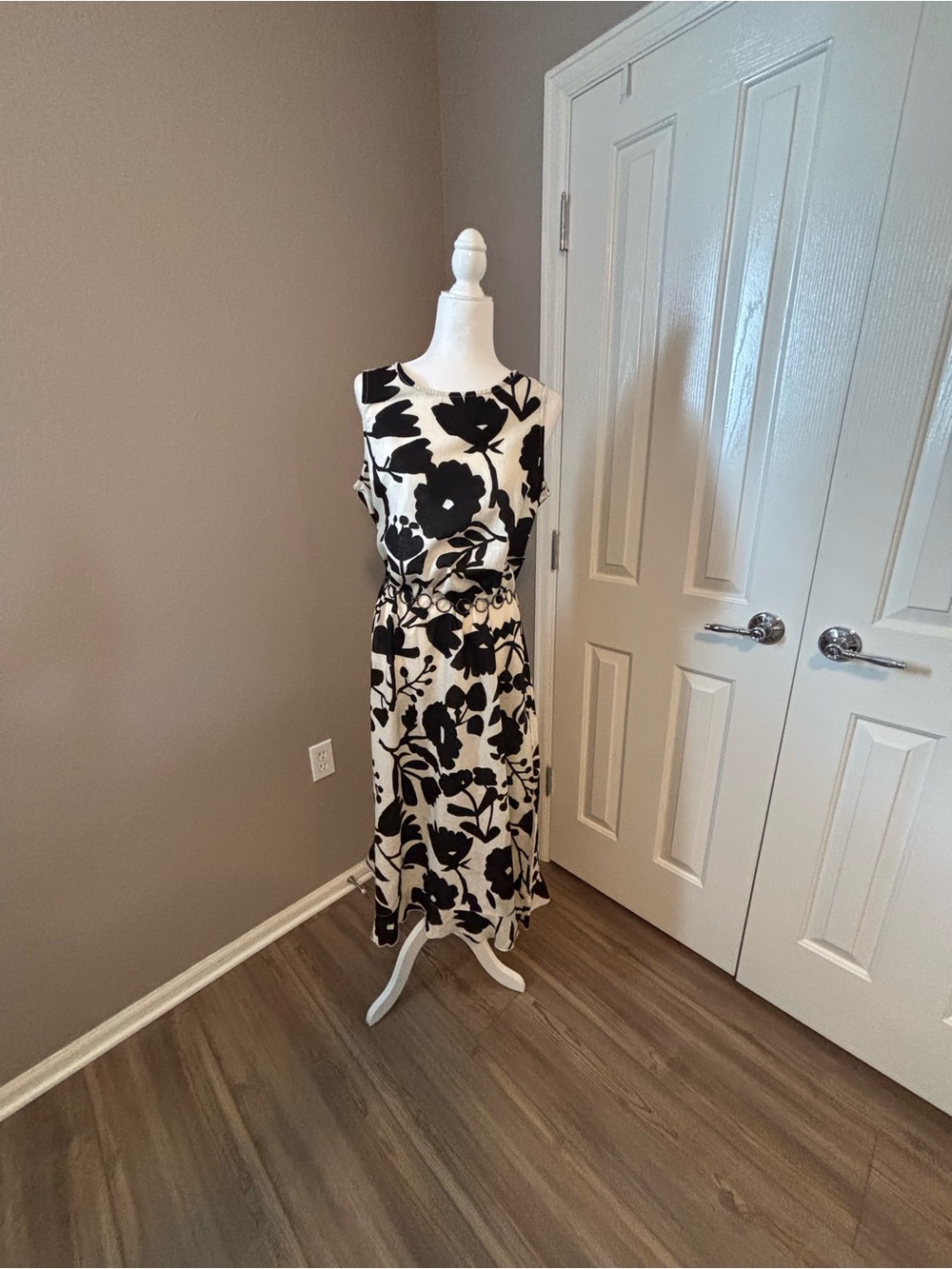 bryn WALKER Linen/Cotton - Sleeveless Black & White Floral Maxi Dress